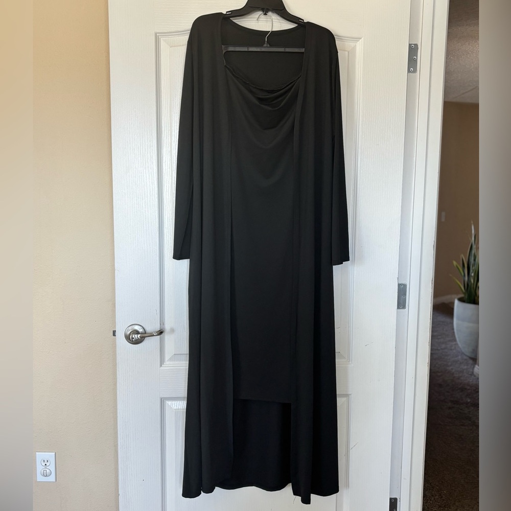 Two-Piece Black Tube Dress Set with Long Kimono Jacket - Picture 4 of 4